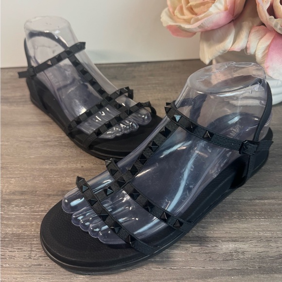 Vaneli Nelina Black Studded Sandals size 8.5 $100 EUC - Picture 3 of 11